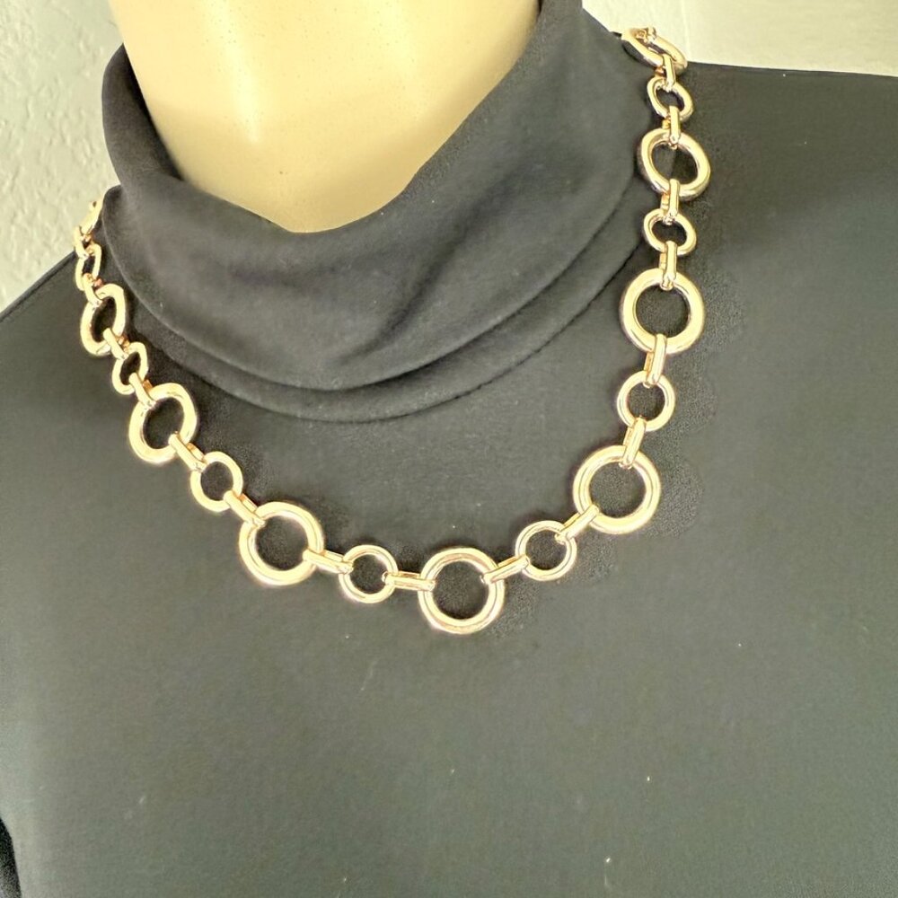 #7 garden party costume jewelry / 22" gold link necklace w/ a clasp closure